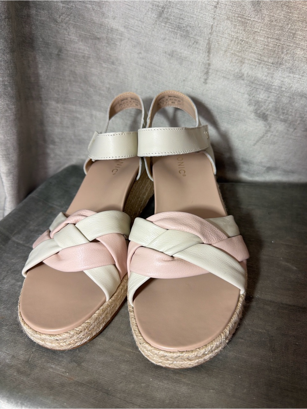 Vionic Saratoga Leather Cream Wedge Sandals. Women's Size 11W